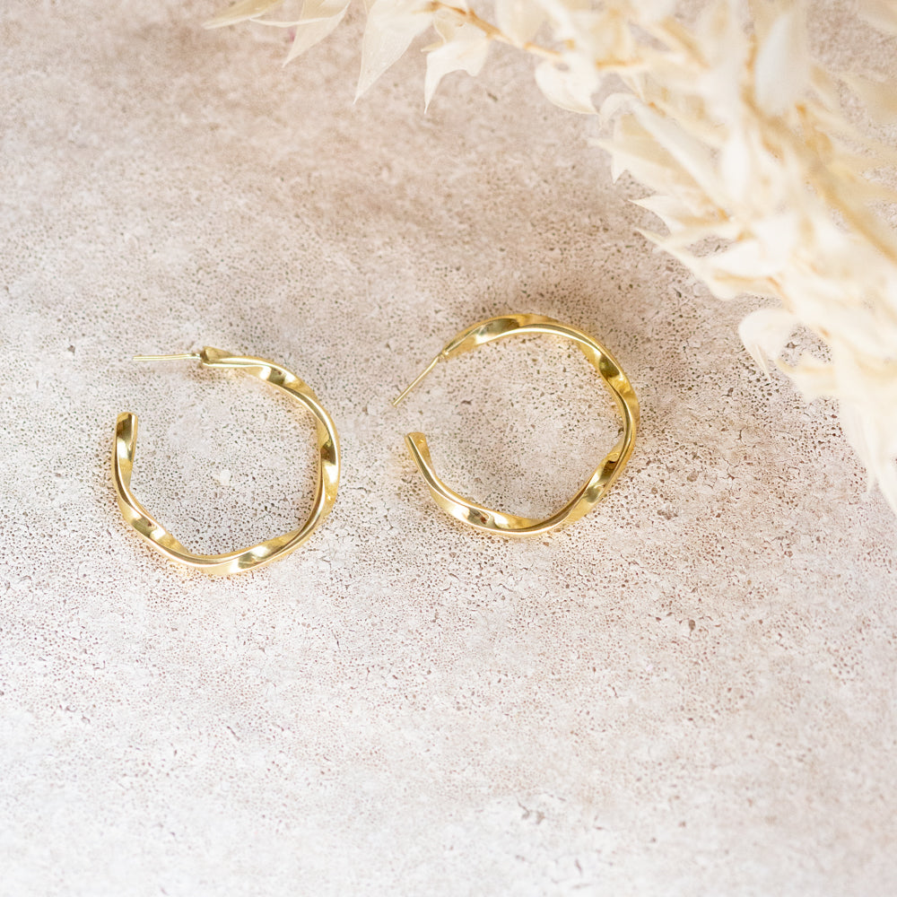 Mkunjo Curved Hoop Earrings