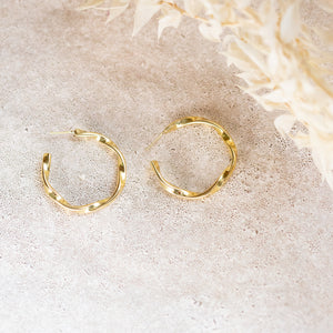 Mkunjo Curved Hoop Earrings