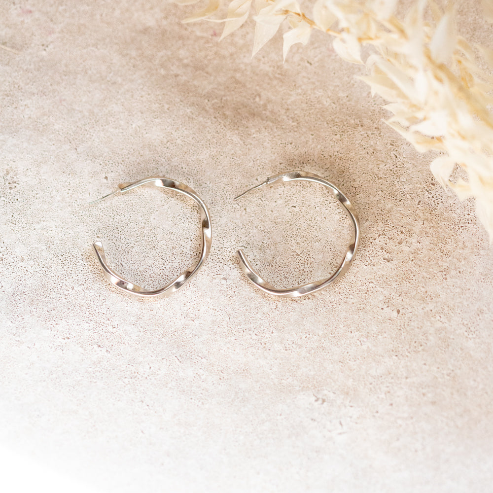 Mkunjo Curved Hoop Earrings